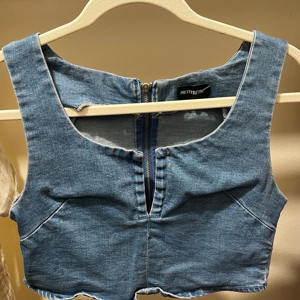 PrettyLittleThing Blue Denim Crop Top